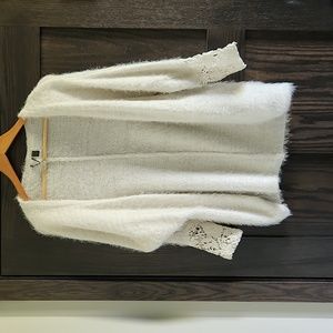 BKE BOUTIQUE FAUX FUR CARDIGAN